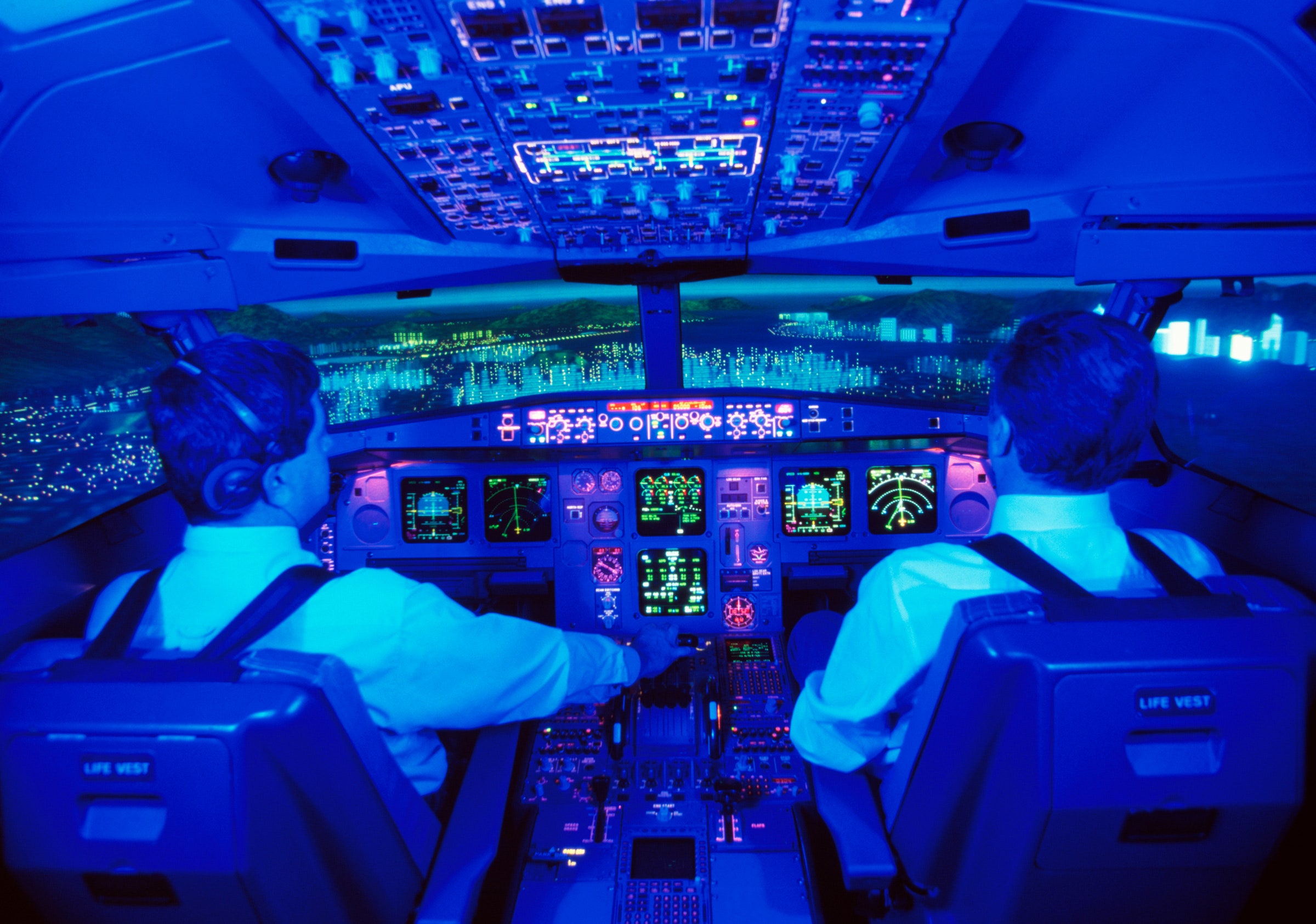 image of an airplane cockpit